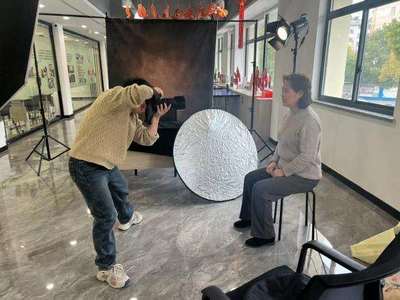 嘉兴南湖区天明社区:公益摄影活动 让居民感受暖心服务